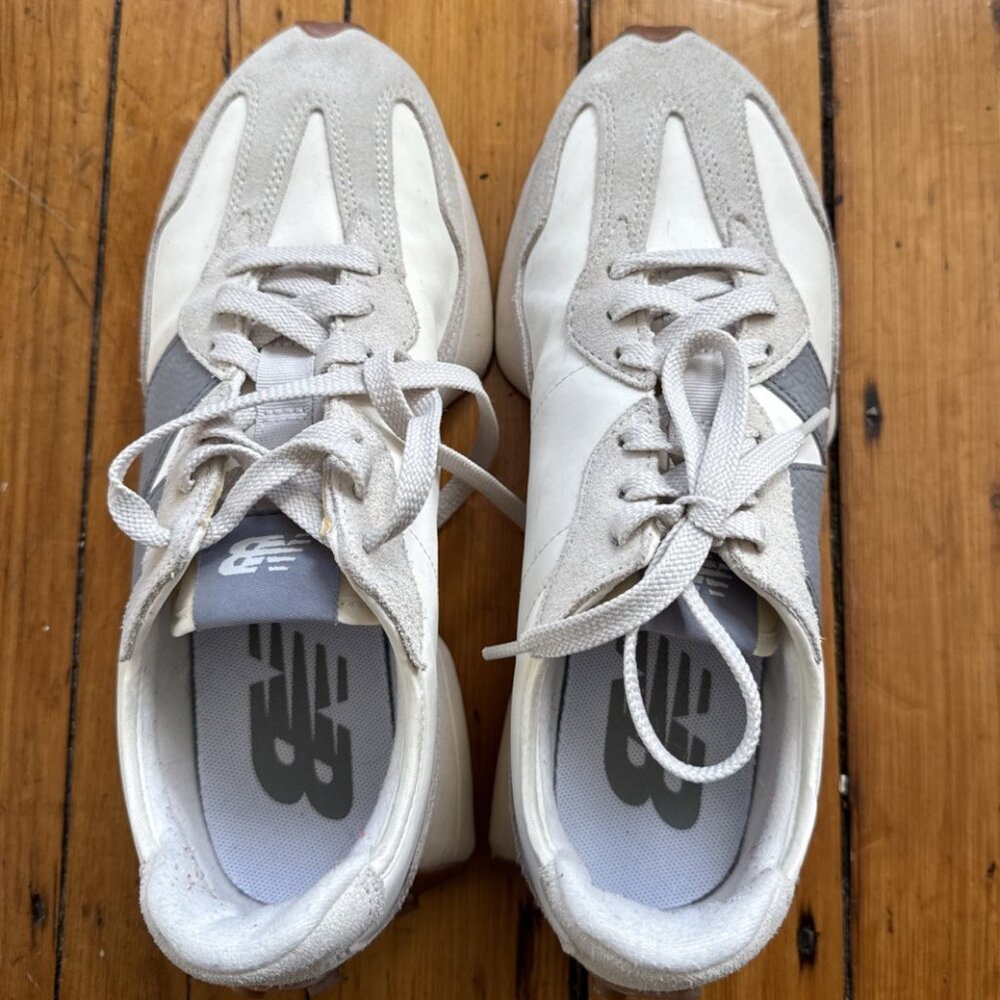 New Balance 327 Women's 8.5 Men’s 7 Moonbeam and Shadow Grey Sneakers